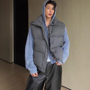 重磅灰色鸭绒宽松马甲立领羚羊绒面料无袖 weave 羽绒服 现货