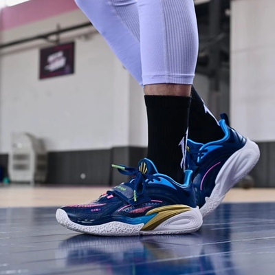 安踏欧文一代KAI 1 减震耐磨低帮篮球鞋曜日曜月112431102S