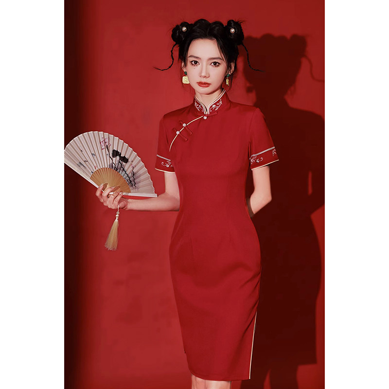 红色国潮夏季短款改良年轻款少女小个子新中式新娘订婚裙