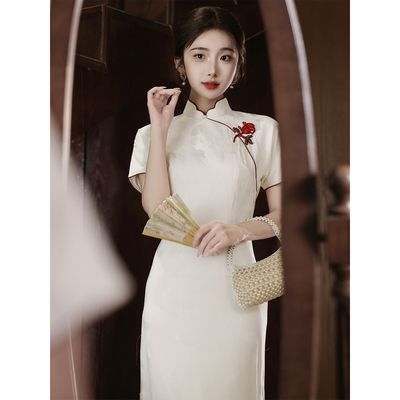 白色旗袍2025新款夏季年轻款少女提花日常新中式订婚礼服裙小个子