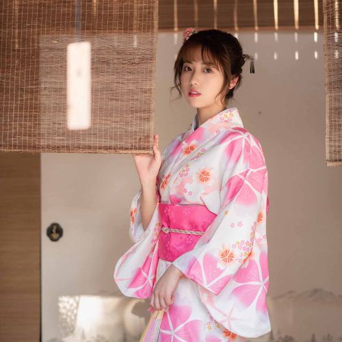 和服浴衣粉色樱花季拍摄写真