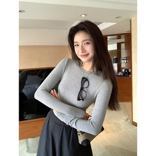 浅灰色95棉长袖t恤打底衫女2025秋冬新款内搭显瘦基础款打底上衣