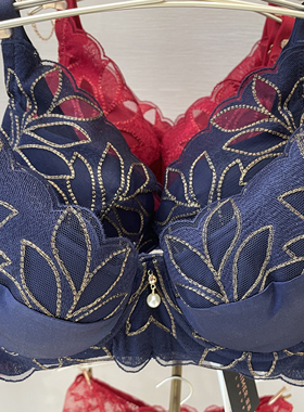 爱慕正品 桑蚕丝4/4全罩薄杯刺绣收副乳聚拢文胸AM124341