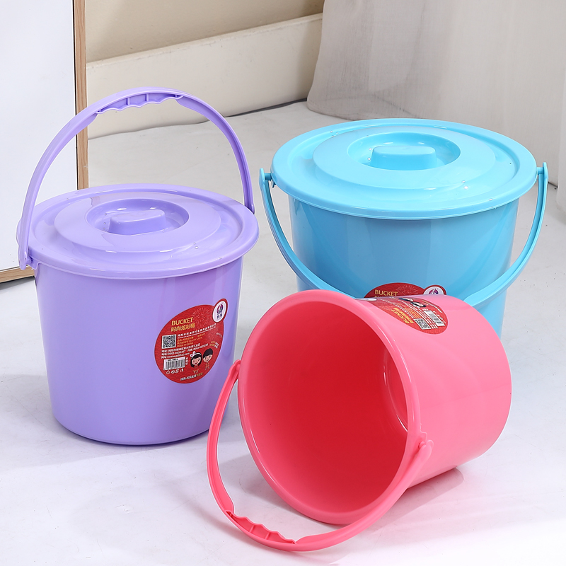 加厚小号手提水桶宿舍家用擦窗户洗车桶塑料带盖储水圆桶挖沙桶