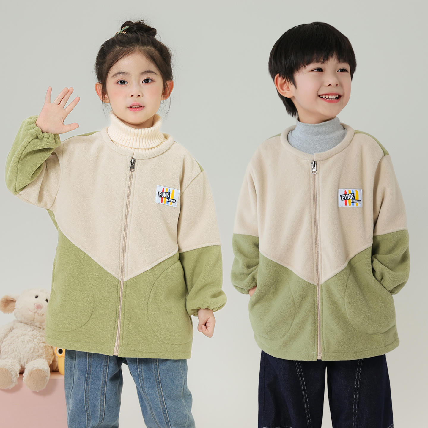 摇粒绒儿童罩衣2025新款秋冬