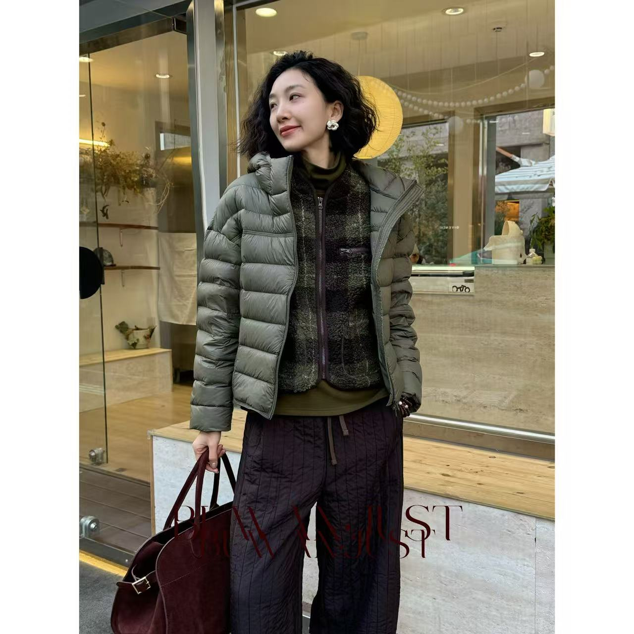 BUWANJUST高品定制排骨型絎线轻盈保暖时尚连帽羽绒服B2383