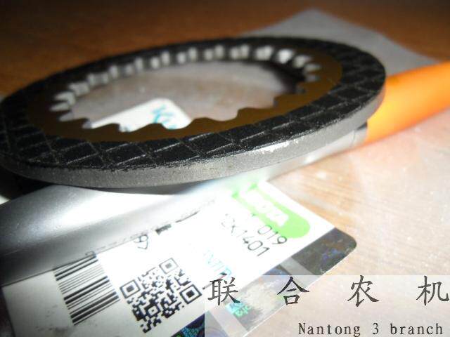 久保田收割机588IG 788 888加厚单面摩擦片标准钢片欢迎大家购买