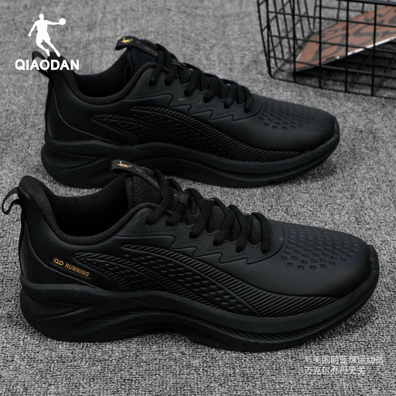 乔丹男鞋冬季新款跑步鞋轻便透气防水减震防滑学生休闲运动鞋男