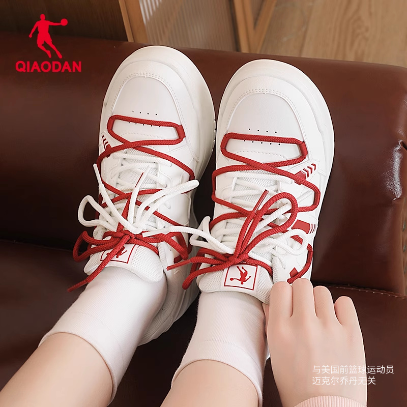 乔丹女鞋2024年秋季新款厚底增高板鞋小白鞋透气百搭减震运动鞋女