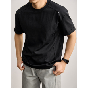 T恤男夏雅痞黑色解构设计圆领上衣 饰收腰裁剪短袖 LUUD 异色缝线装