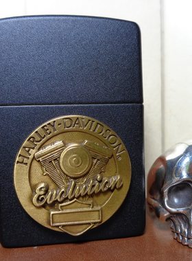 原装 1994年全新哈雷黑哑漆进化引擎纯铜贴章防风打火机 ZIPPO