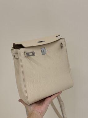 LEXI 凯莉包高级感百搭休闲白色真皮双肩包通勤背包单肩包