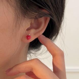 甜美S925纯银草莓耳钉女小巧没烦恼耳饰女童养耳洞红色耳环高级感