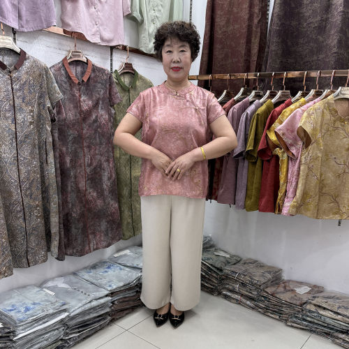 妈妈国风梅花暗纹改良旗袍短袖小衫40-50岁缎面显瘦百搭衬衣套装