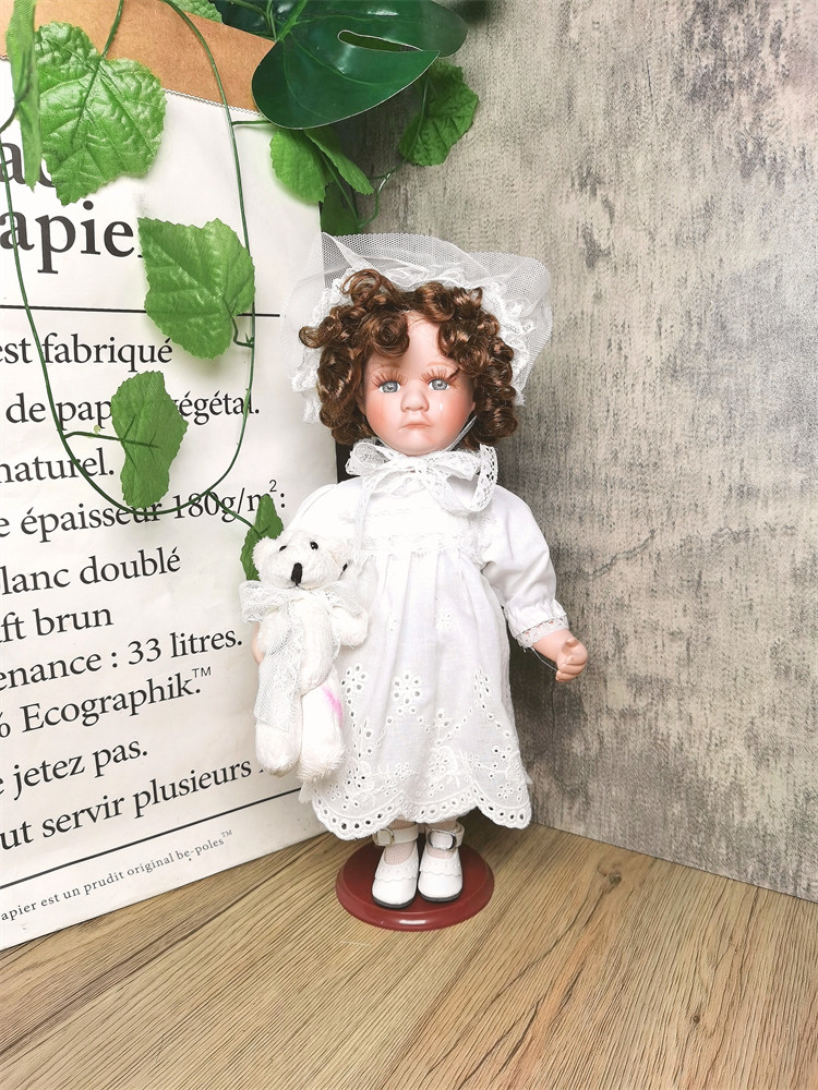 2023新款30厘米哭脸陶瓷娃娃外贸出口创意摆件节日礼品礼物欧式