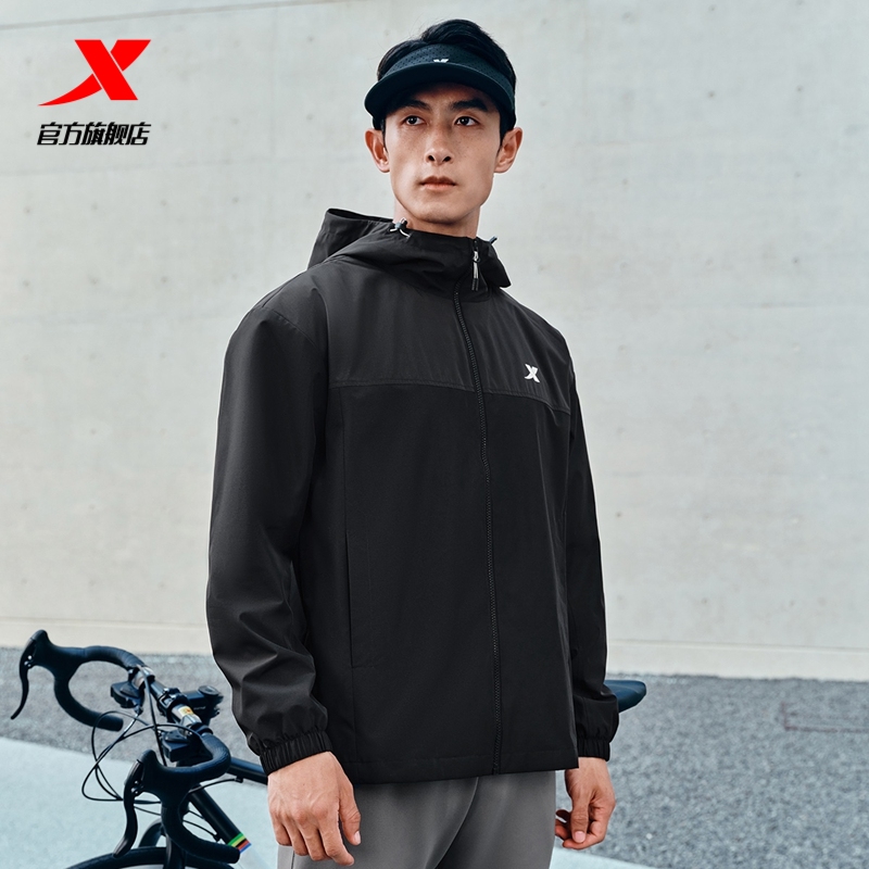 特步防泼水外套男士2025年秋季新款梭织训练宽松夹克运动双层风衣