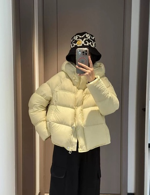 泡芙羽绒服女2025冬新款短款连帽云感宽松面包服加厚90白鹅绒外套