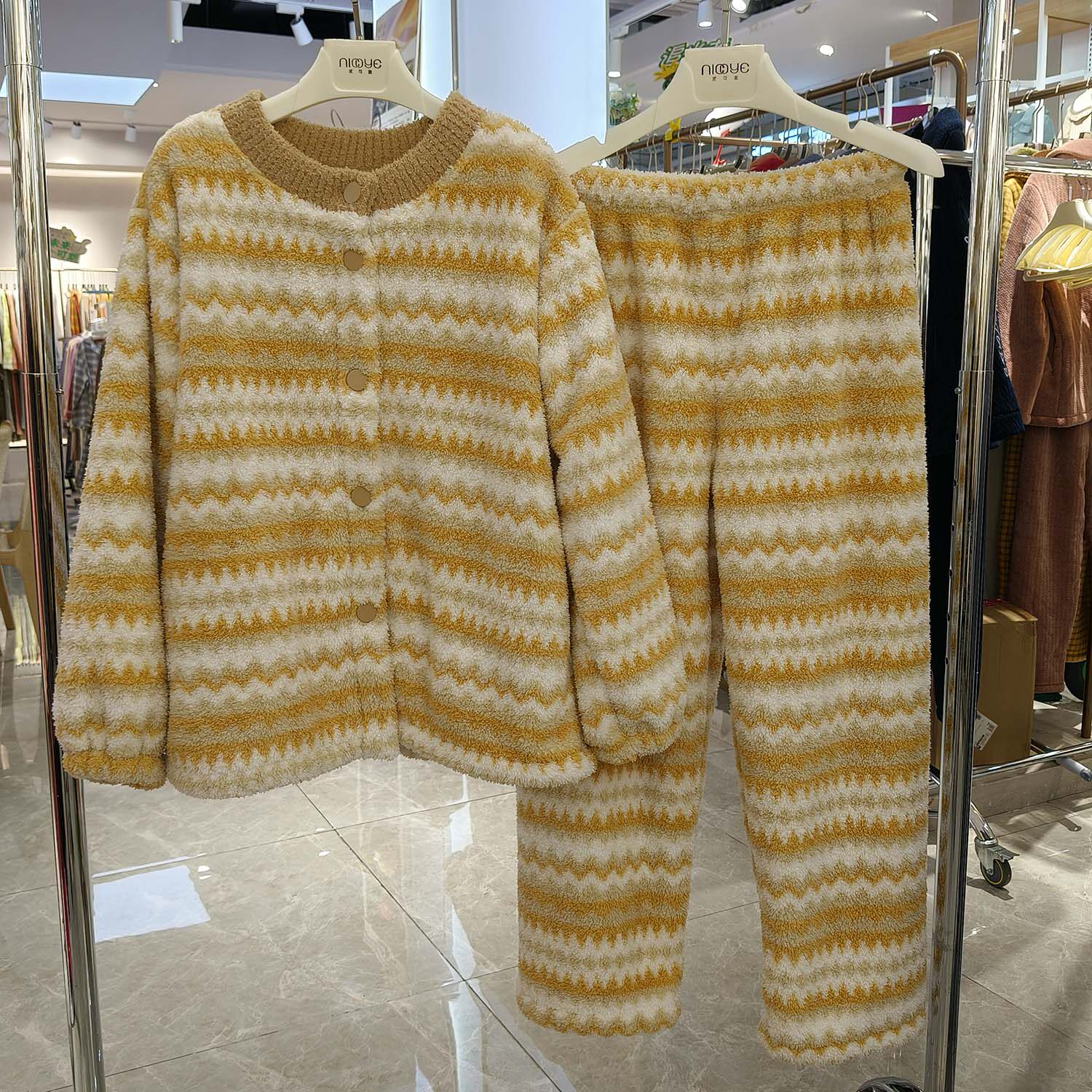 正品妮可雅女士条纹珊瑚绒睡衣套装软绵绵2026保暖家居服开衫宽松