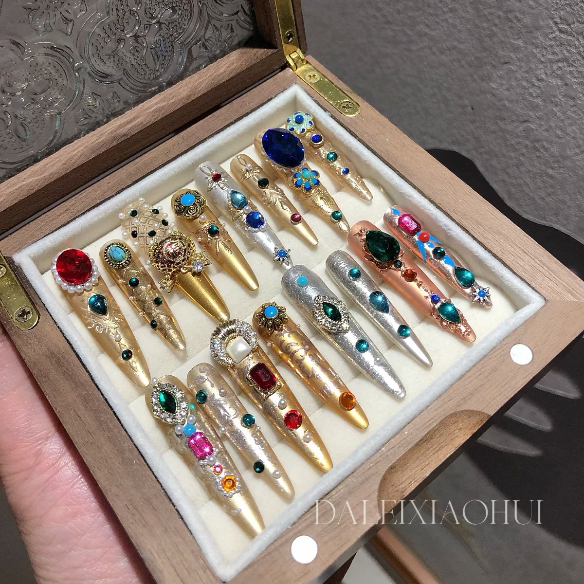 熹妃回宫护甲材料包甄嬛美甲魔镜粉金色银色嬛嬛复古饰品松石钻饰
