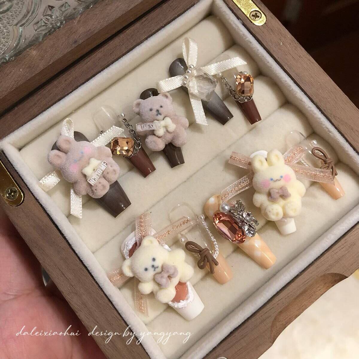 美甲饰品 新款卡通可爱植绒毛绒网红领结小熊兔子指甲装饰品925