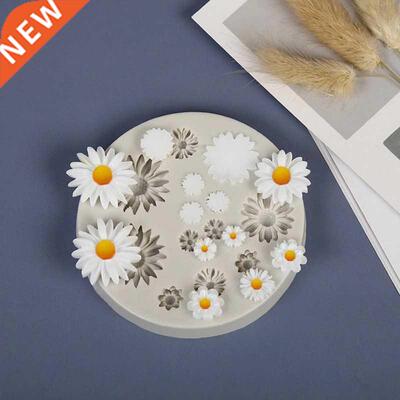 Daisy Wild Chrysanthemum Flower Shape Silicone Mold Baking M
