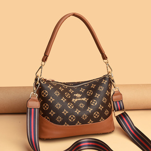 复古印花女包2025新款时尚百搭单肩斜挎包大容量饺子包