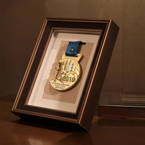 实木简约中空奖章相框