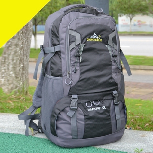 户外登山包黑色大容量男轻便双肩包旅行包防水徒步女旅游背包