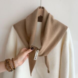 100%羊毛围巾女秋冬季韩国百搭纯色保暖针织三角巾外搭羊绒小披肩