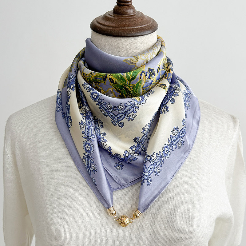 紫色小碎花磁吸扣懒人护颈小方巾