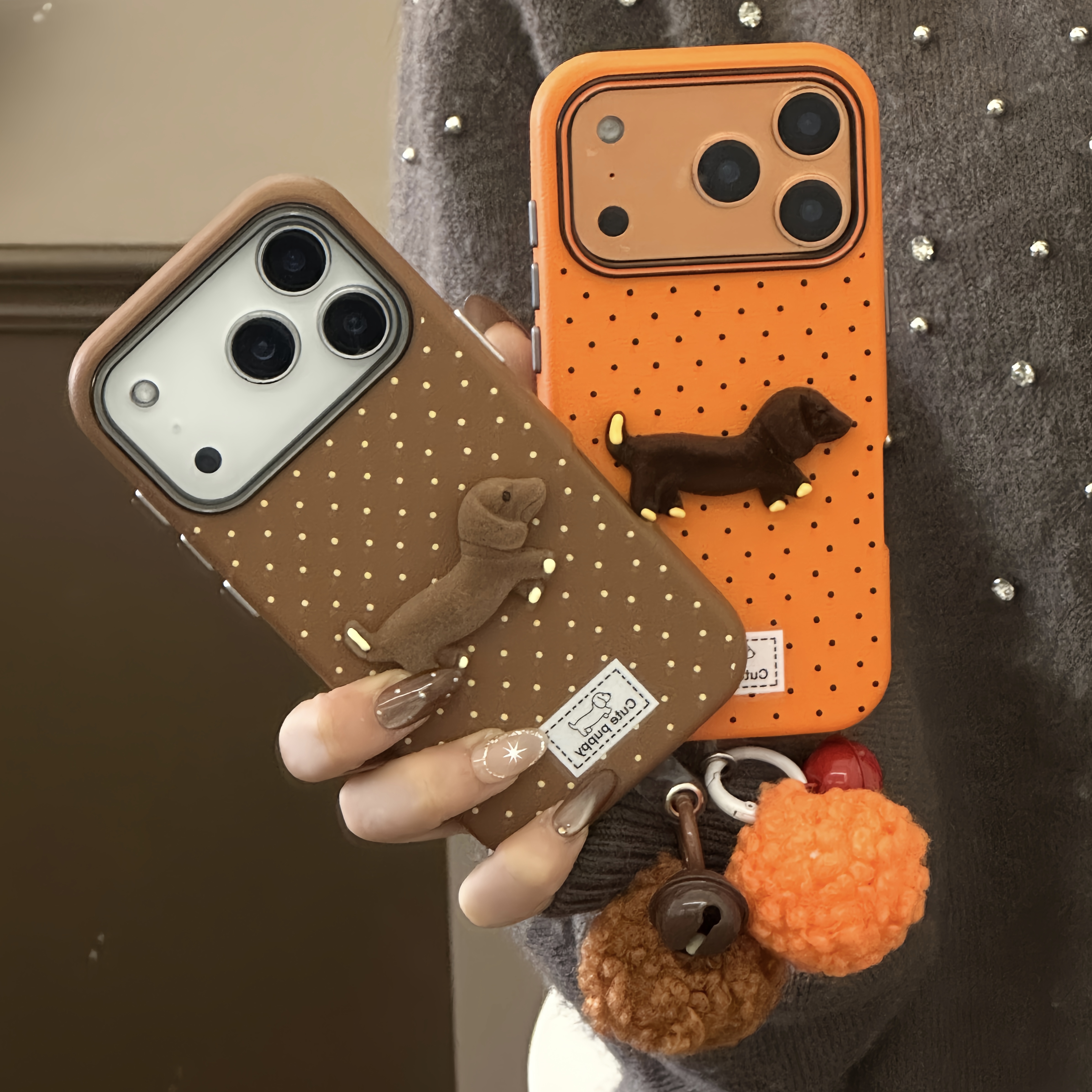 ins风韩系皮质三合一波点腊肠狗带铃铛挂件iphone16promax手机壳17promax全包创意15新款17全包13保护套