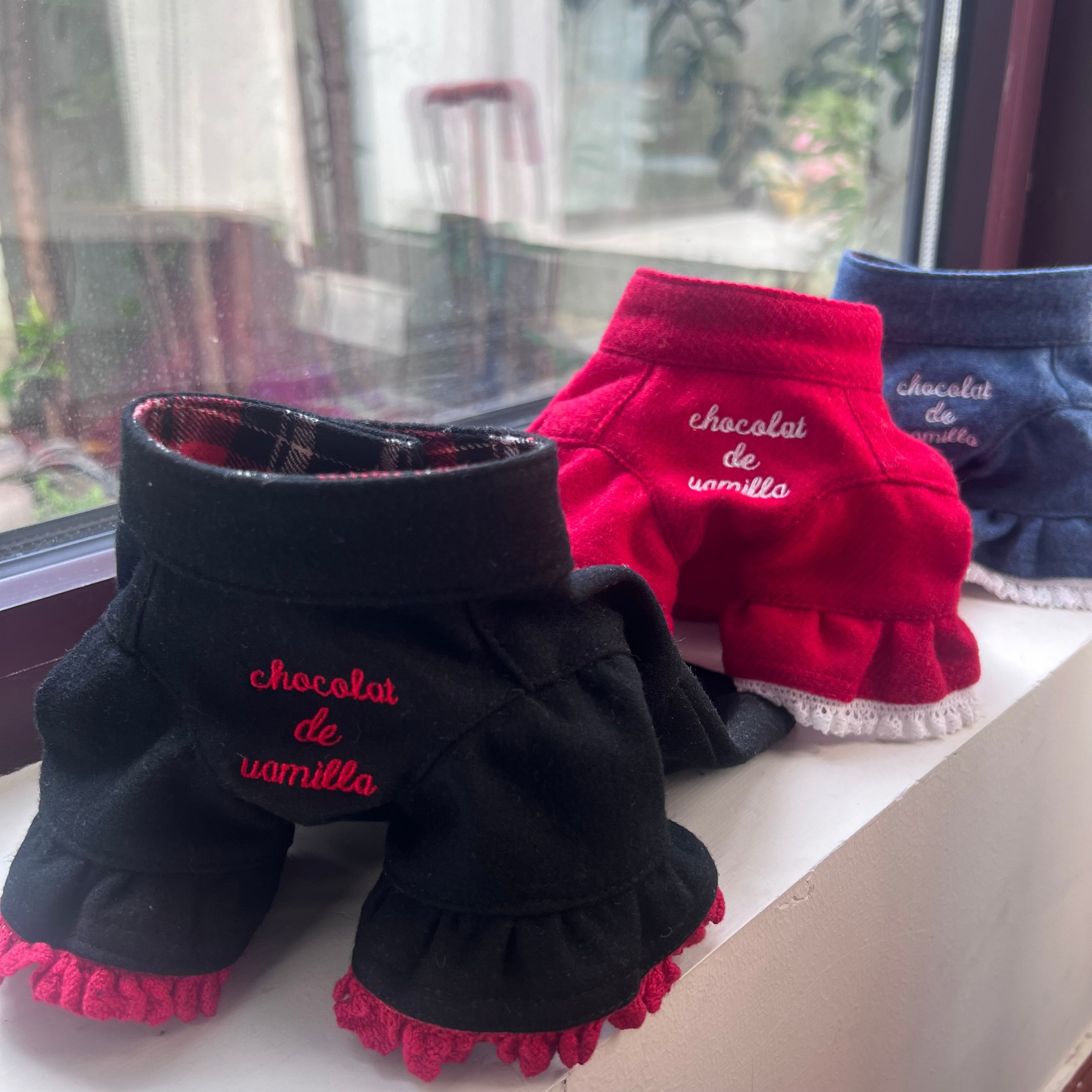 猫狗红色大衣外套服装