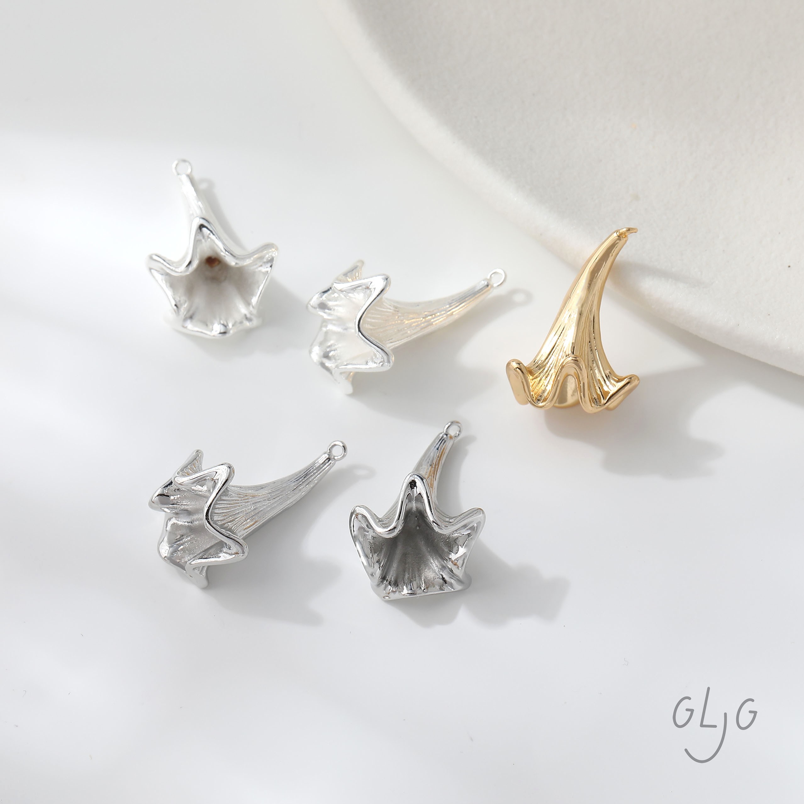 铜镀真金保色精致裙边褶皱喇叭花吊坠diy手作耳钉项链材料配件