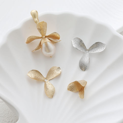 14K电铜电镀厚银三叶草细闪花瓣简约diy手作串珠项链手链材料配件