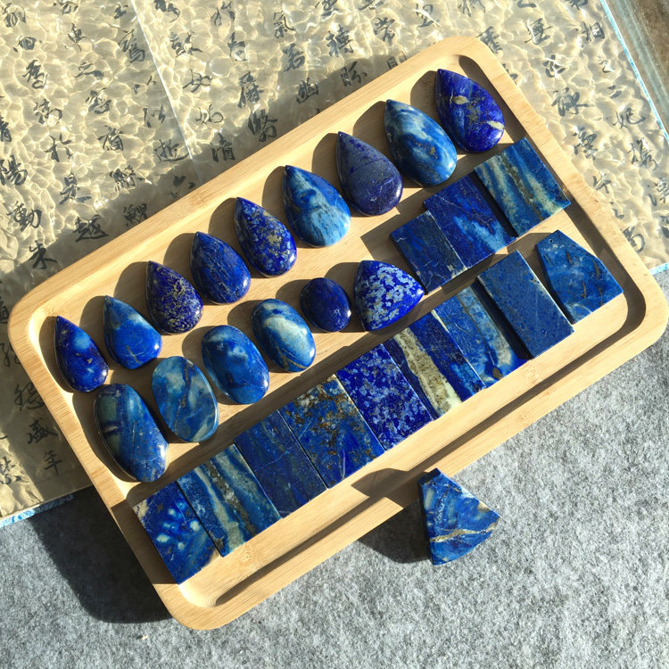 老矿无忧化青花瓷意境青金石吊坠