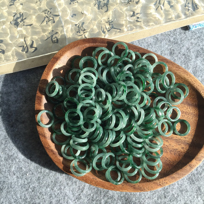 回馈价A货翡翠飘绿冰润迷你跑环