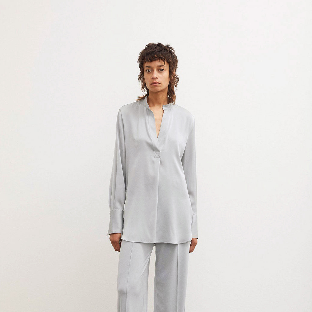 现货高端BY MALENE BIRGER设计师 重磅真丝缎面桑蚕丝V领衬衫