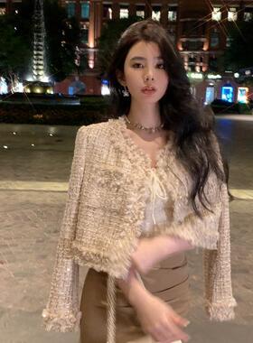 秋冬季新款圆领长袖上衣宽松型短款流苏设计感小香风粗花呢外套女