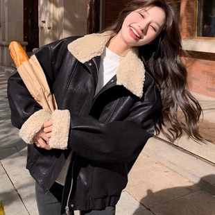 美式复古羊羔毛pu皮衣2025冬季新款拼接加厚保暖机车皮夹克外套女