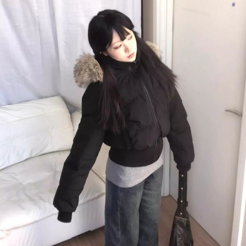 高级感设计短款大毛领连帽棉服女