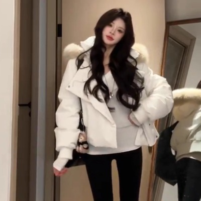 白色毛领连帽时尚保暖棉服外套女