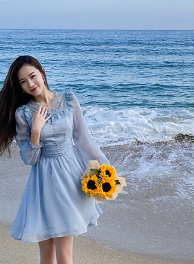 富家千金灰蓝色小香风连衣裙女秋长袖高级感小众气质显瘦蕾丝领裙