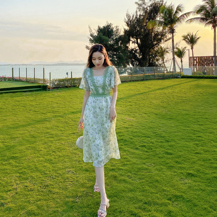 法式碎花连衣裙女夏高级感小个子收腰显瘦a字荷叶边仙女茶歇短裙