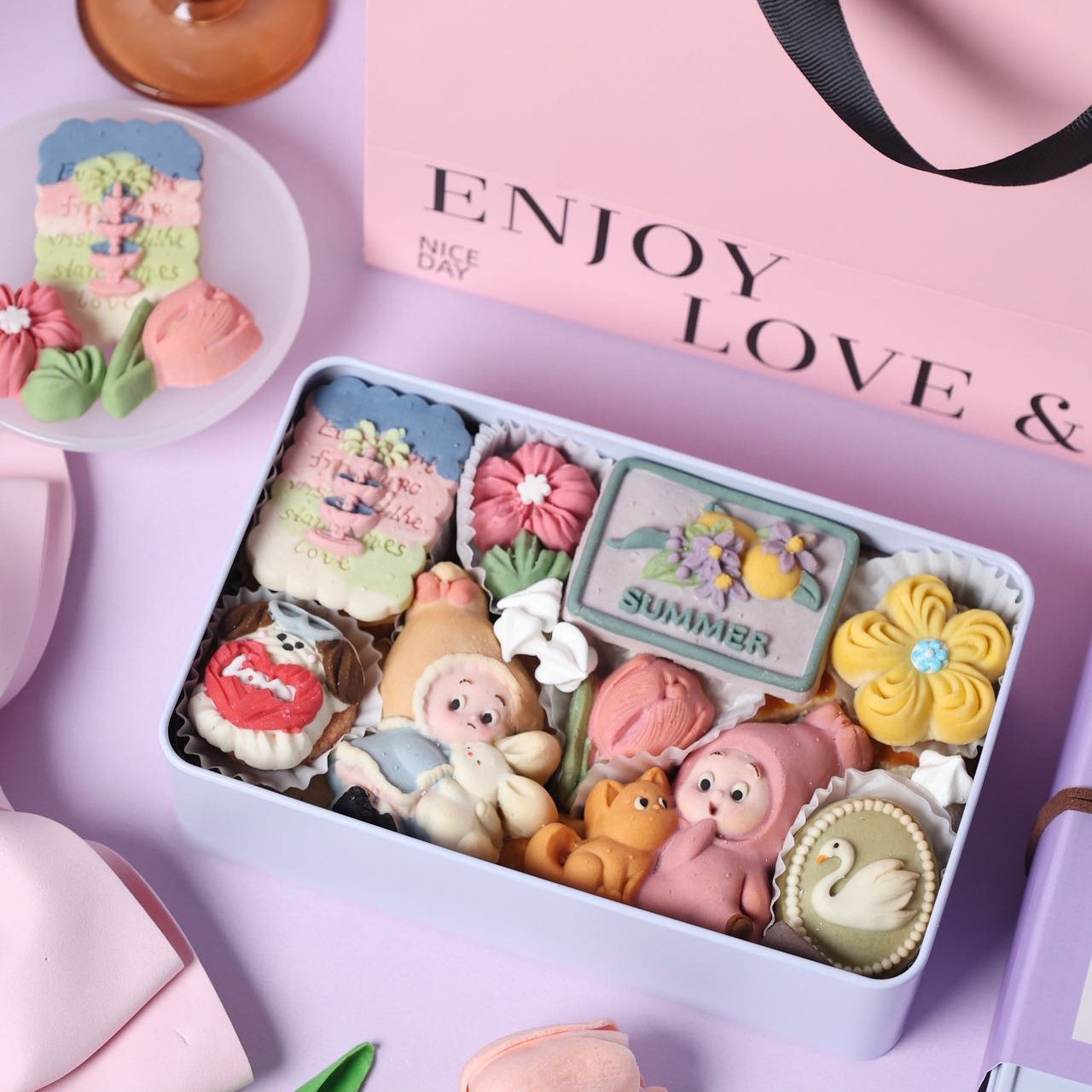 2026马年立体凤梨酥曲奇饼干礼盒高颜值网红零食装饰礼物