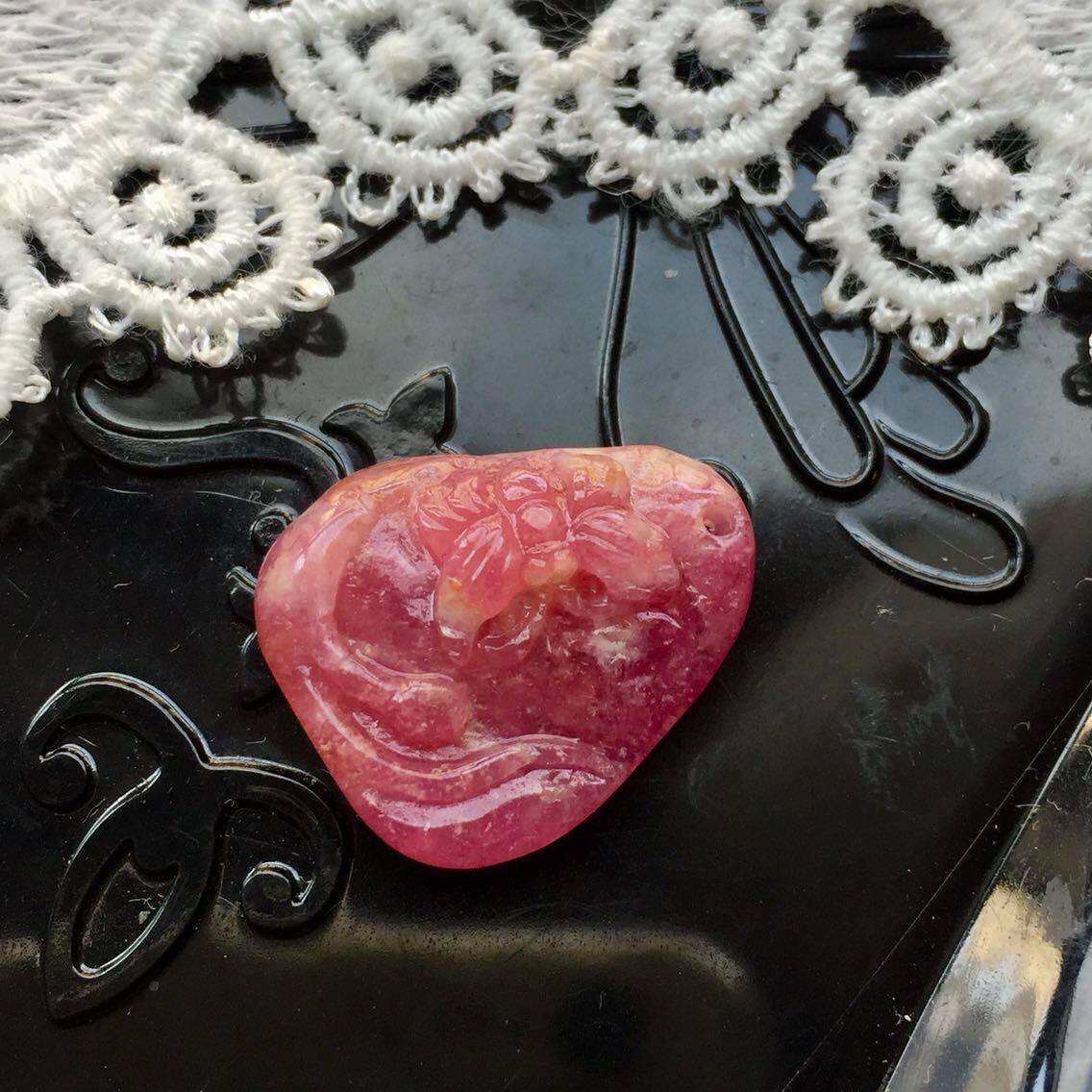 醒走 天然舒俱来老料蜜桃橘红色果冻冰桃红蝶恋花雕刻牌小吊坠