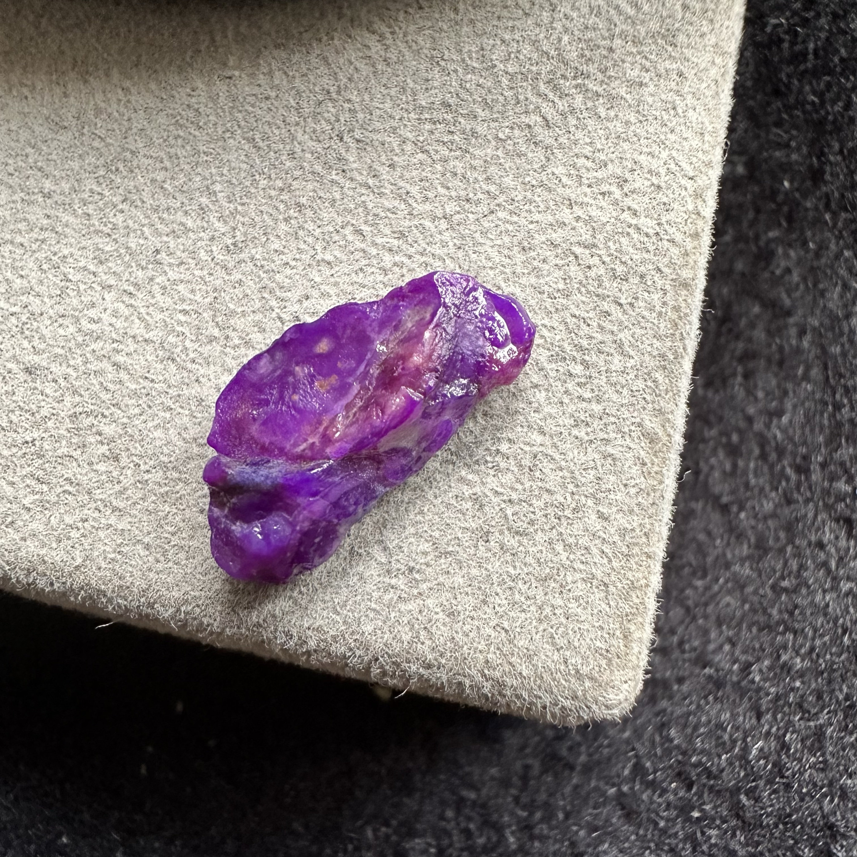 醒走 天然舒俱来老料玉化果冻皇家紫色凝胶紫原石苏纪石小料裸石