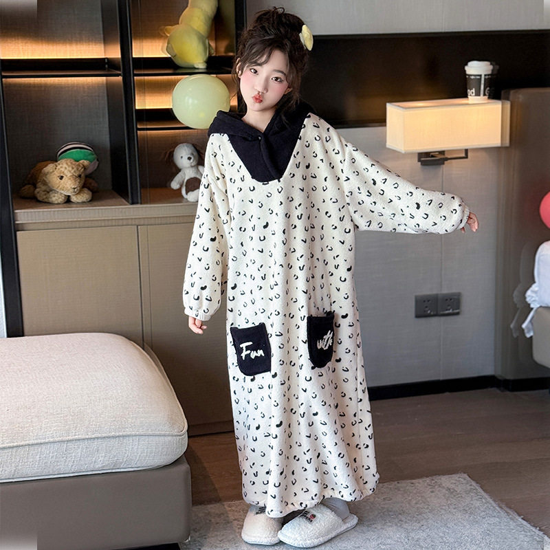 新款女童法兰绒睡袍秋冬季连帽保