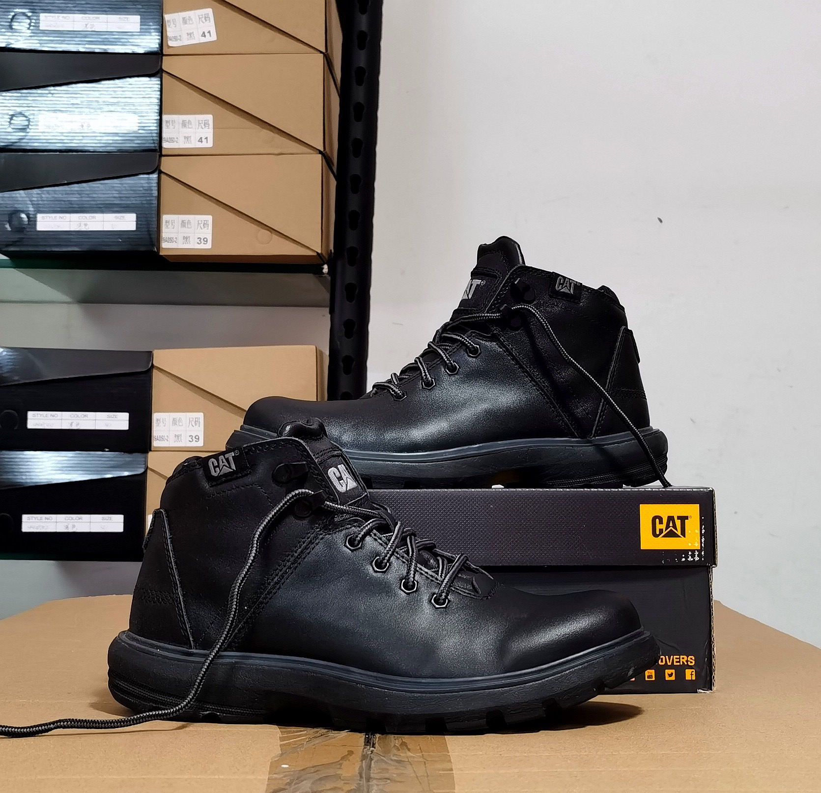 CAT卡特工装男靴秋冬款中帮男鞋牛皮超轻款软底休闲户外透气潮靴