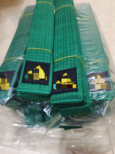 跆拳道腰带清货了白黄到红黑 黄带没有其他的都有长度2.6和2.2