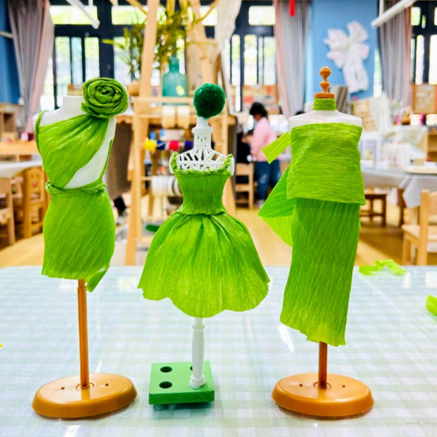 裁缝铺环创幼儿园绿色系纸布美工
